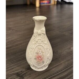 Vintage Cameo Ribbon Vase Royal Heritage Collection White Porcelain 6 inch